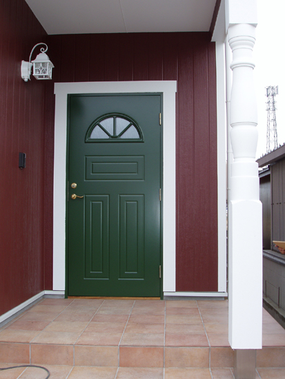 お洒落なデザインのスウェーデン製玄関ドア